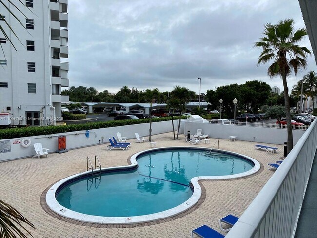 Building Photo - 1480 S Ocean Blvd