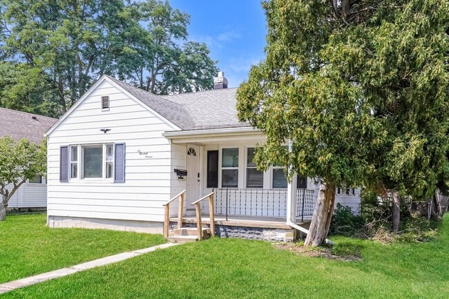 Building Photo - 611 W Wayne St