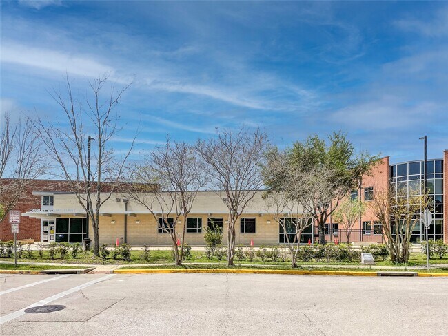 Building Photo - 5304 Braeburn Dr