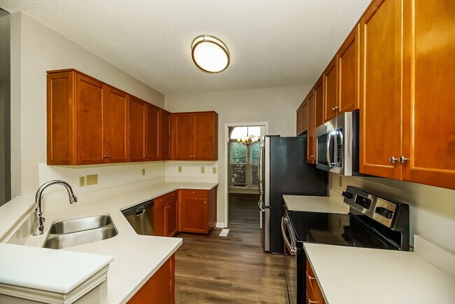 Building Photo - 719 Trailing Rock Dr