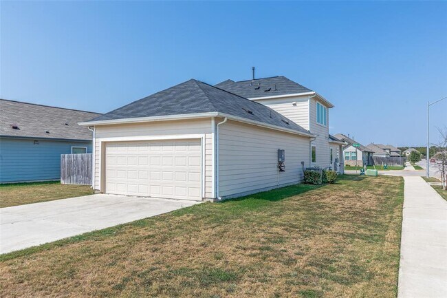 Building Photo - 200 Oldbridge Dr