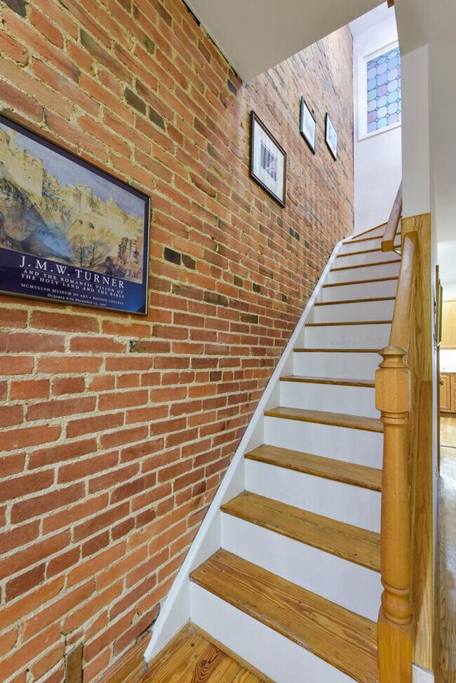 Building Photo - 1127 Independence Ave SE