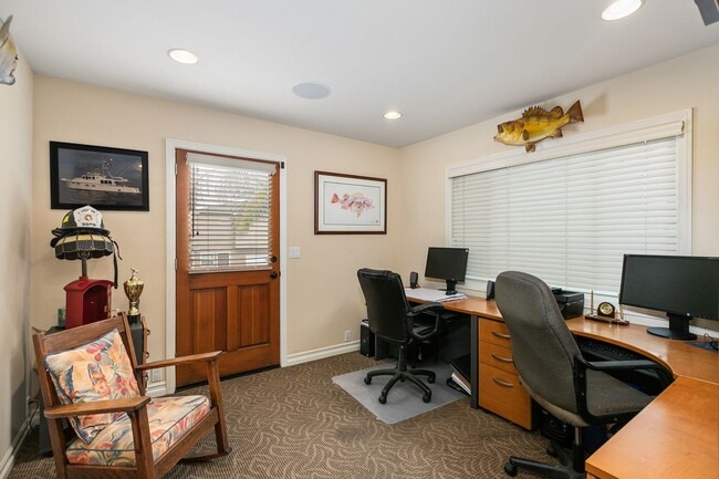 Building Photo - 4BD/2.5BA California Coastal Home with Swe...