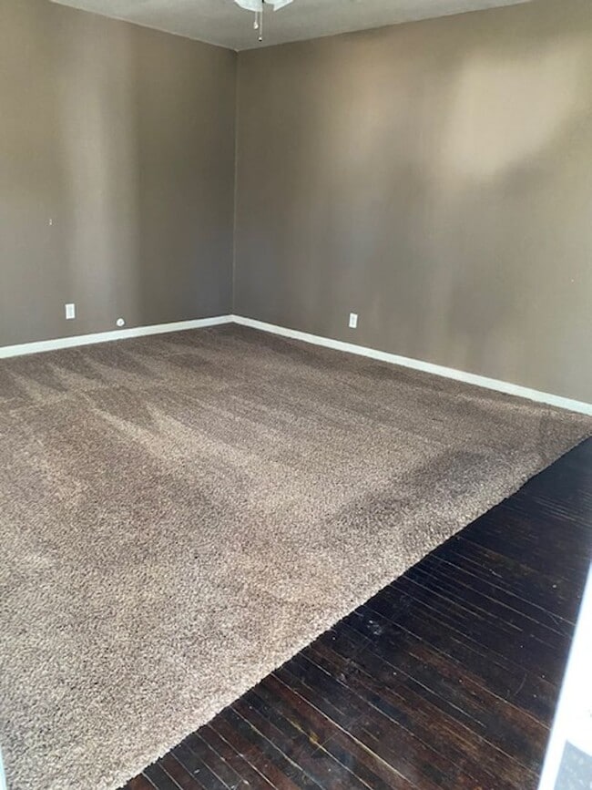 Building Photo - December Move In