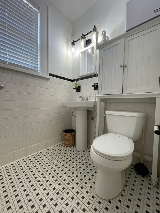 Building Photo - Wagener Terrace Townhome Unit!