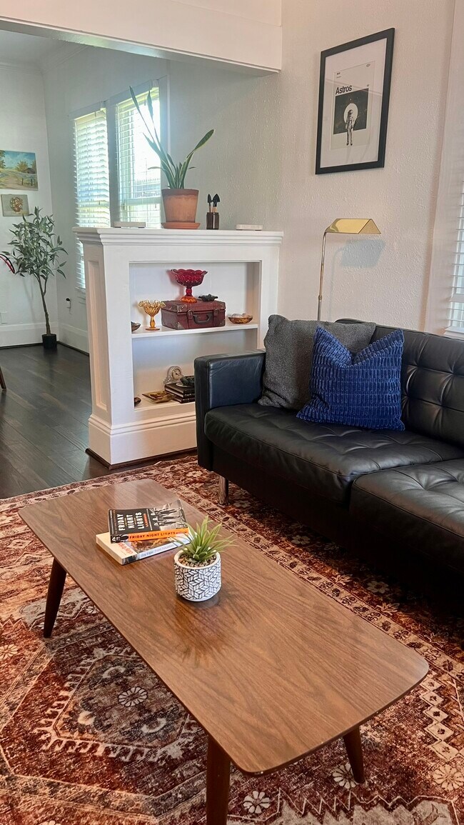 Building Photo - 5006 Hardy St