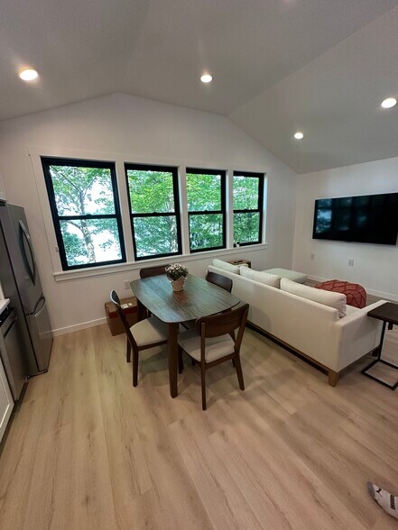 Building Photo - 835 Taughannock Blvd