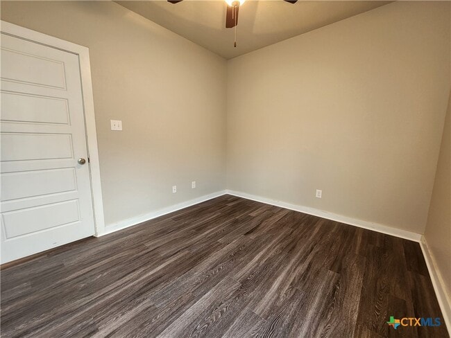 Building Photo - 1135 Creekside Orchard