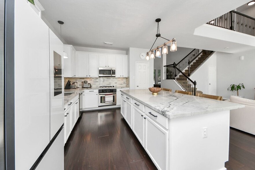 Building Photo - 30214 Vinebriar Dr