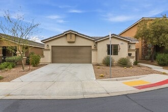 Building Photo - SW!!! Casita!!!! Single Story!!! 4 Bedrooms!!! Gated!!! End or Cut De Sac!!! Community green area...
