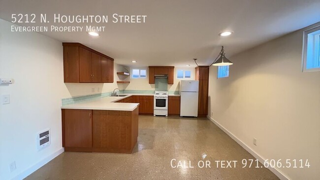 Building Photo - 5212 N Houghton St