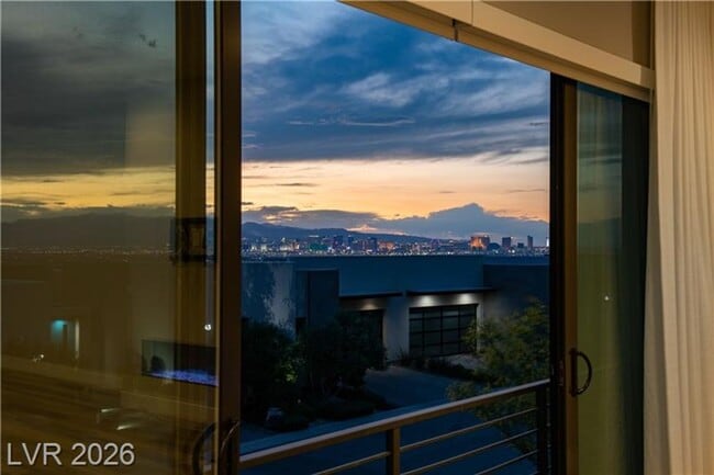 Building Photo - Modern Tri-Story Home in McDonald Highlands