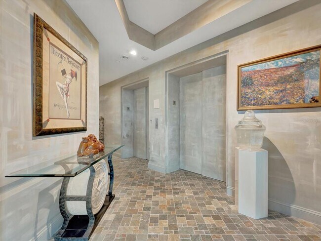 Building Photo - 555 5th Ave NE