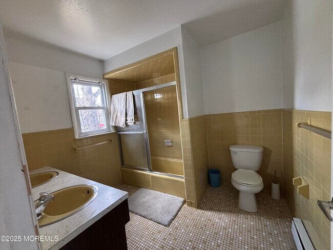 Building Photo - 217 Elmwood Rd