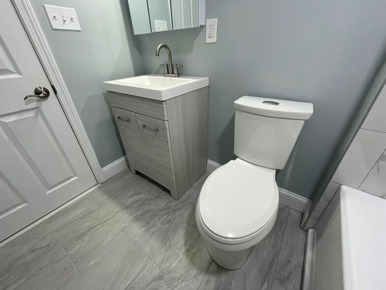 Building Photo - 33 Everard St