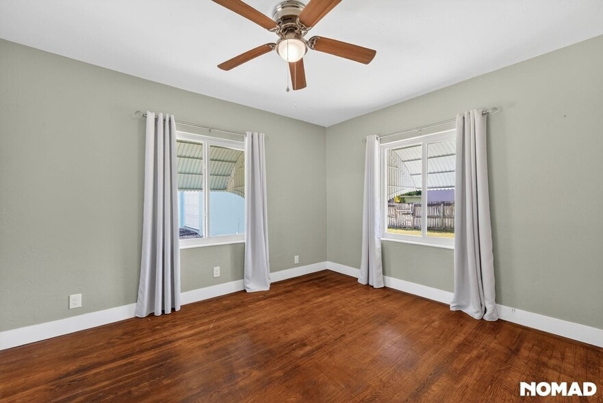 Building Photo - 601 NE 35th St