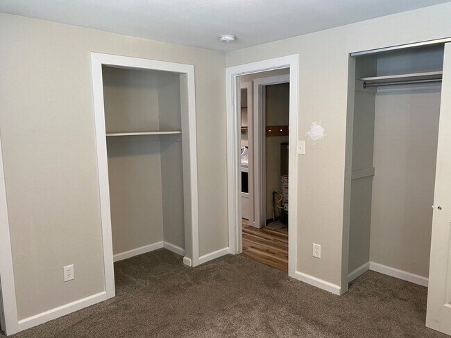 Building Photo - Spacious Single-Story Living with Modern Comforts and Outdoor Appeal