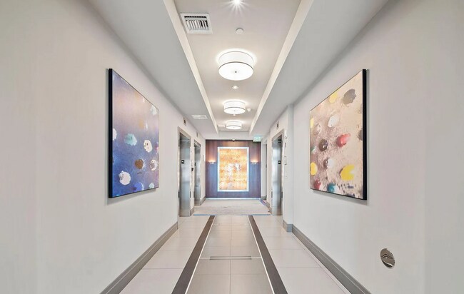 Building Photo - Breathtaking City Views from This Nordica ...