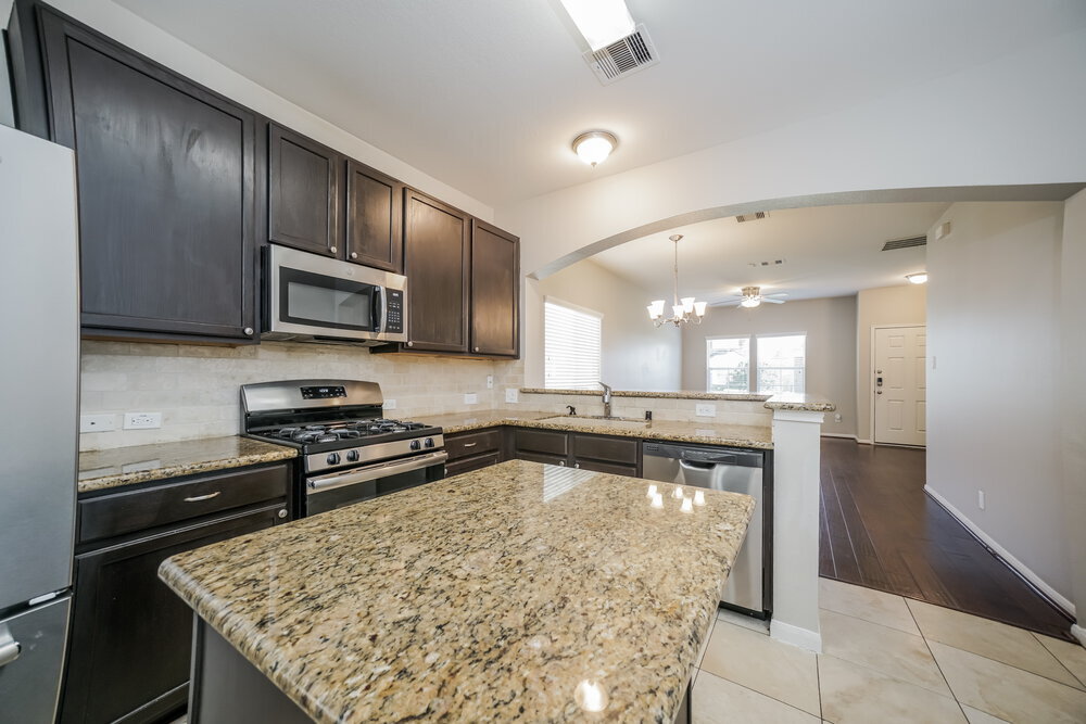 Building Photo - 4043 Mossy Pl Ln