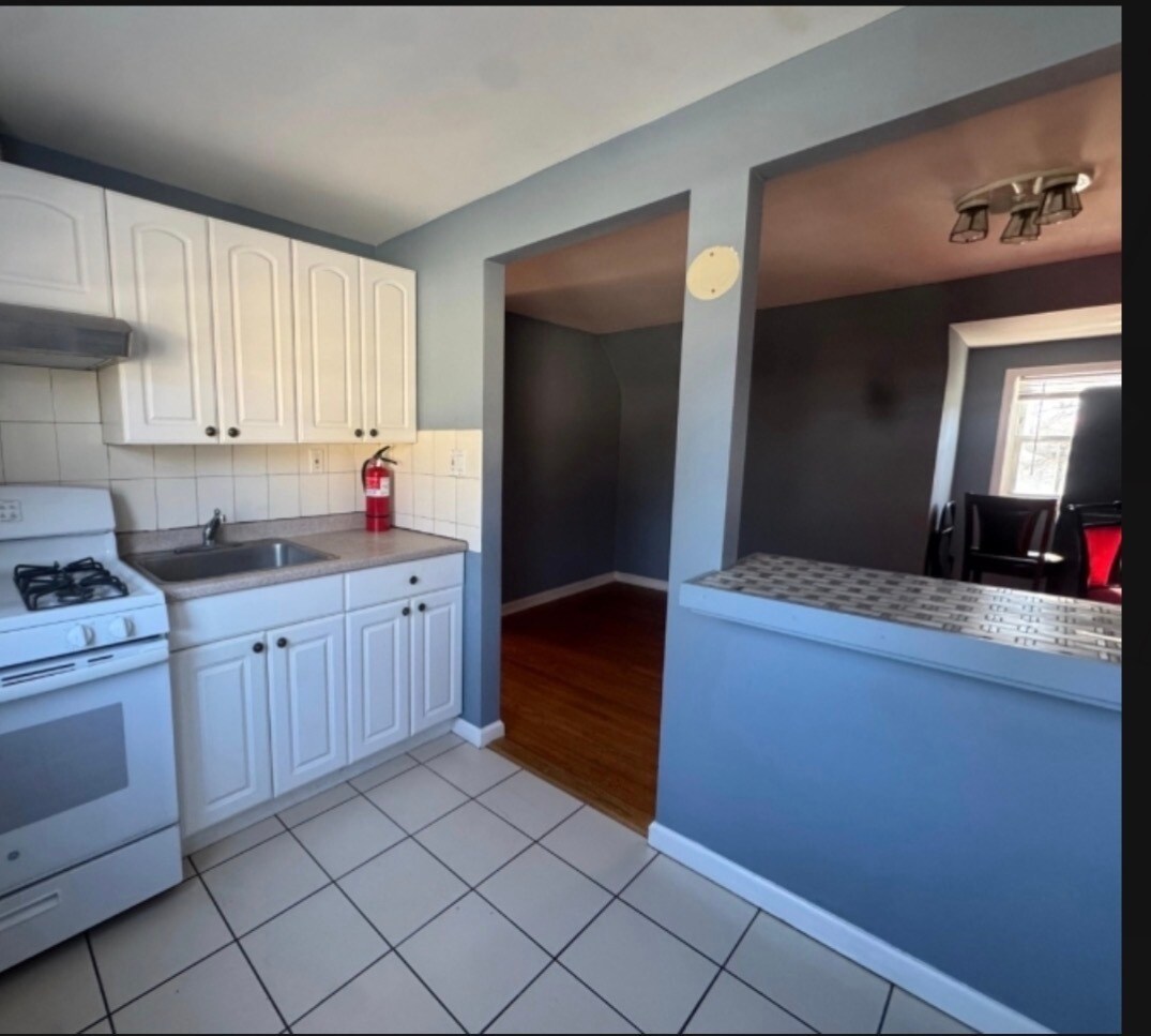 Building Photo - 2505 Girard Pl