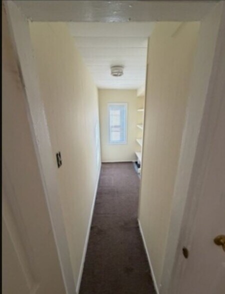 Building Photo - 30 Linden St