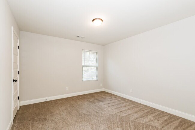 Building Photo - 1157 Pebble Ridge Dr