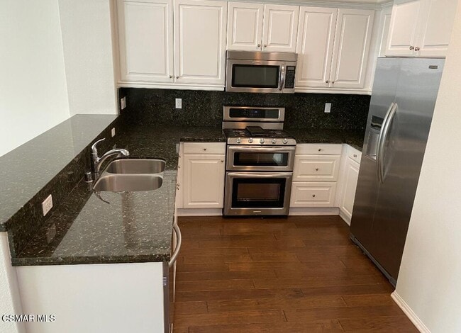 Building Photo - 2234 Rolling River Ln