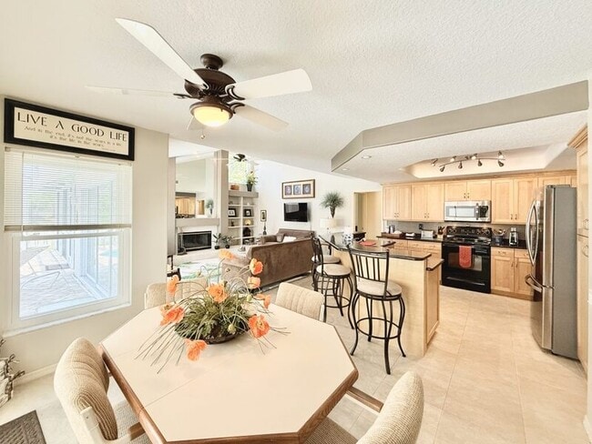 Building Photo - 8724 Ashbury Dr