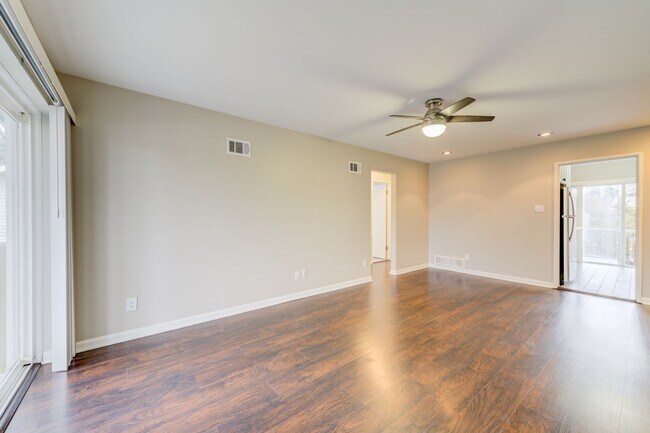 Building Photo - Heartwoods Manor