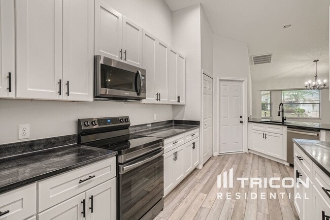 Building Photo - 778 Sweetbrier Dr