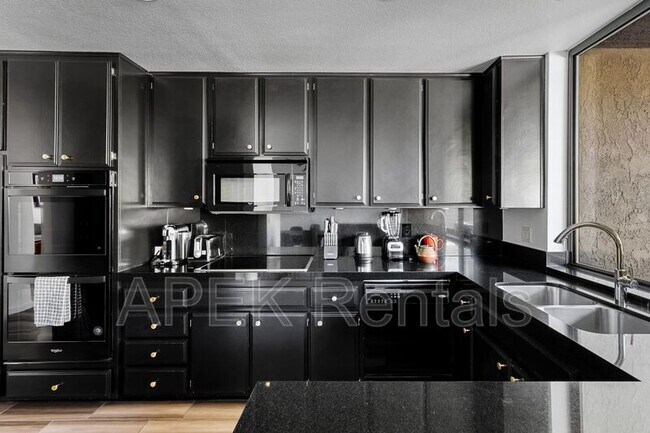 Building Photo - 2842 Sundance Cir W