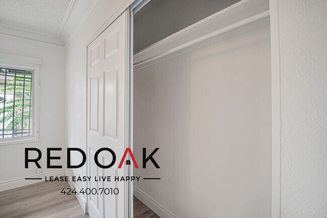 Building Photo - 13073 Pierce St