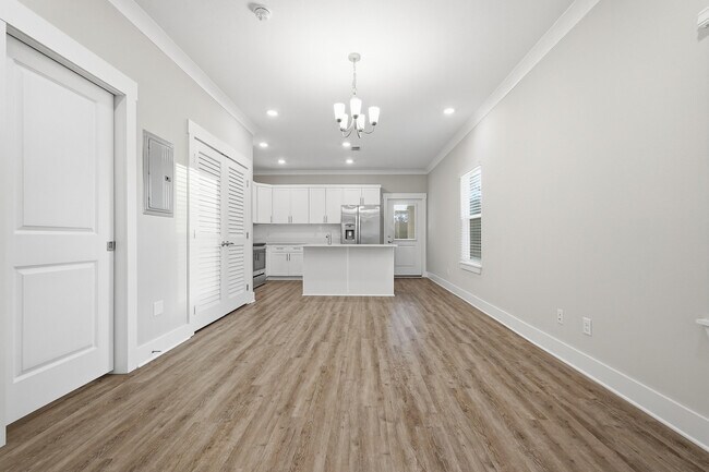 Building Photo - 235 Date Palm Ln