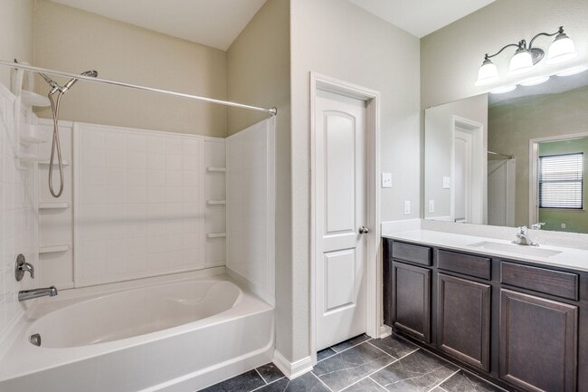 Building Photo - 3015 Watercrest Dr