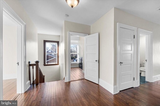 Building Photo - 311 W Main St