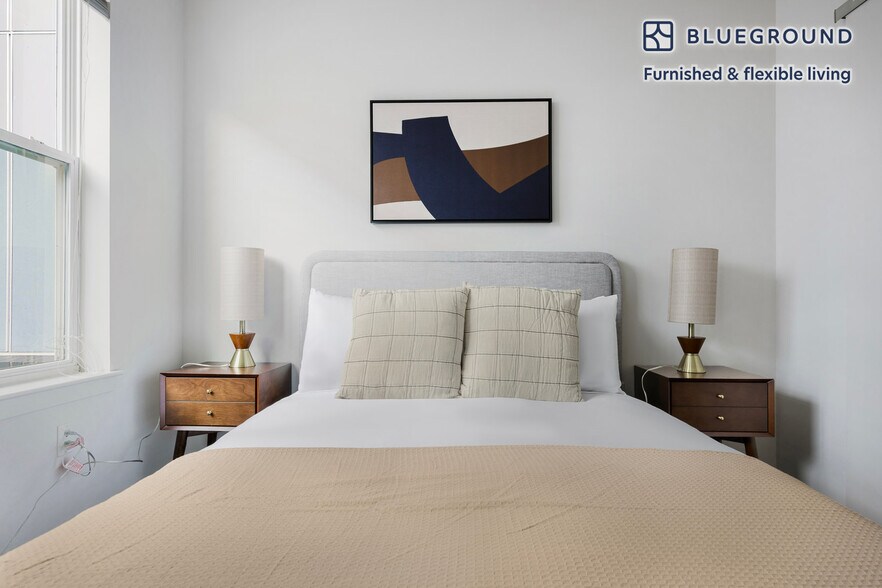 Building Photo - 445 Artisan Way