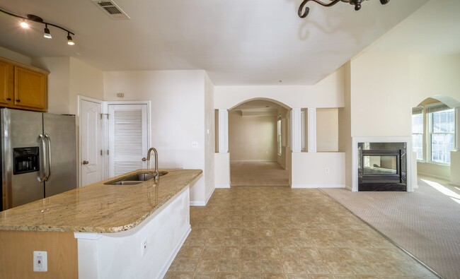 Building Photo - "Spacious 3-Bed, 2-Bath Condo Retreat in A...