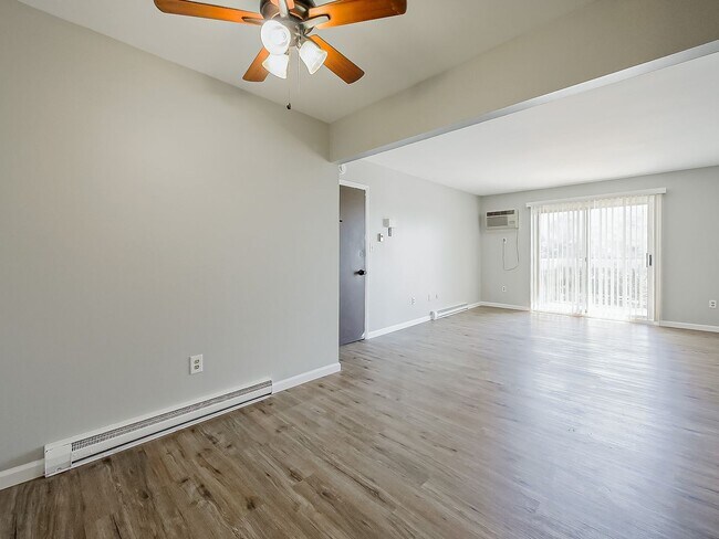 Building Photo - 125 E Van Riper Rd