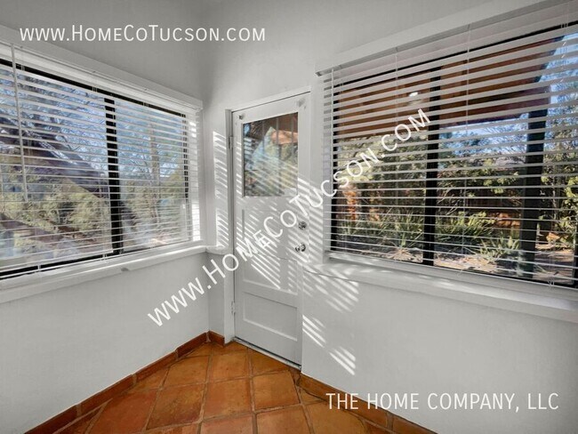 Building Photo - 1509 E Blacklidge Dr