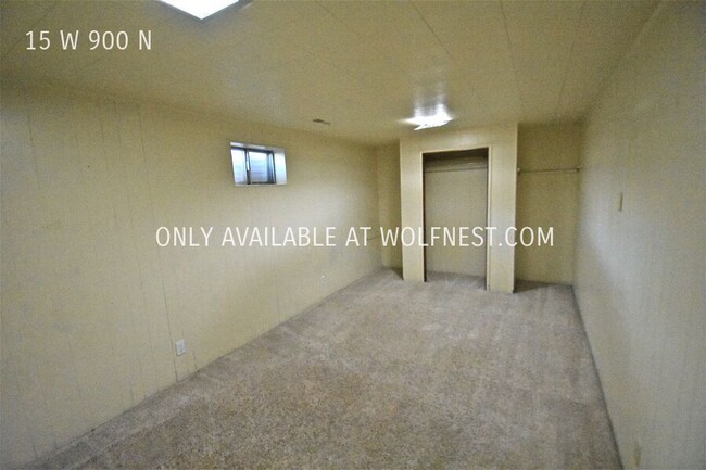 Building Photo - Lovely 4 Bed Orem Unit! No Deposit Option!