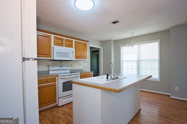 Building Photo - 350 Windermere Dr
