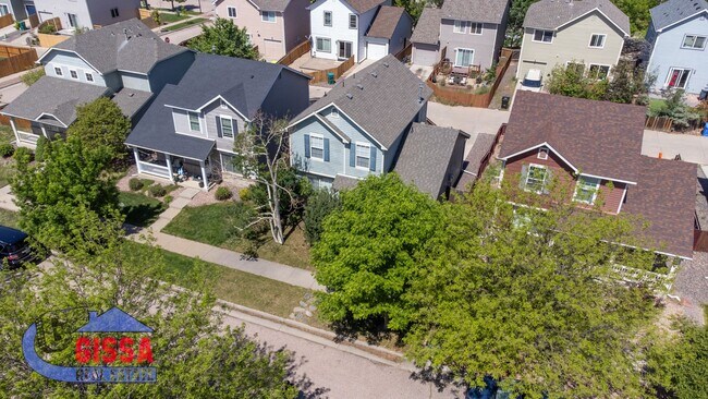 Building Photo - Cute home with engineered hardwood flooring throughout is available now!