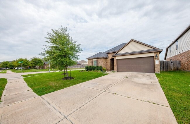 Building Photo - 9531 McDowell Dr