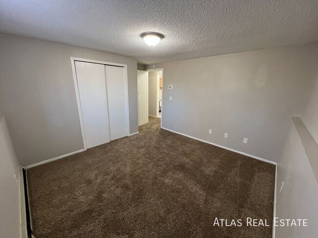 Building Photo - 730 Swope Ave