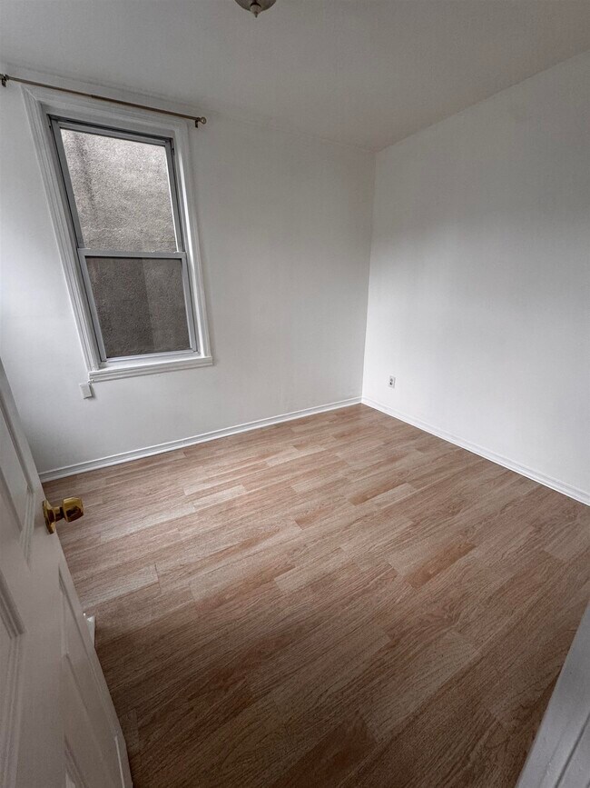 Building Photo - 4702 Cottage Ave