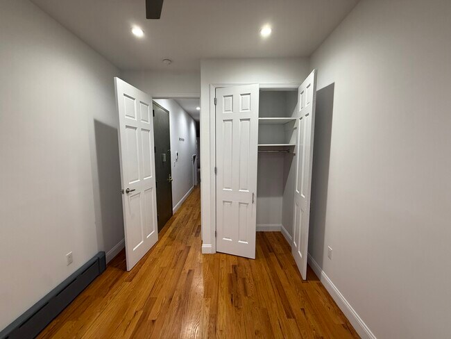 Building Photo - 308 Troutman St