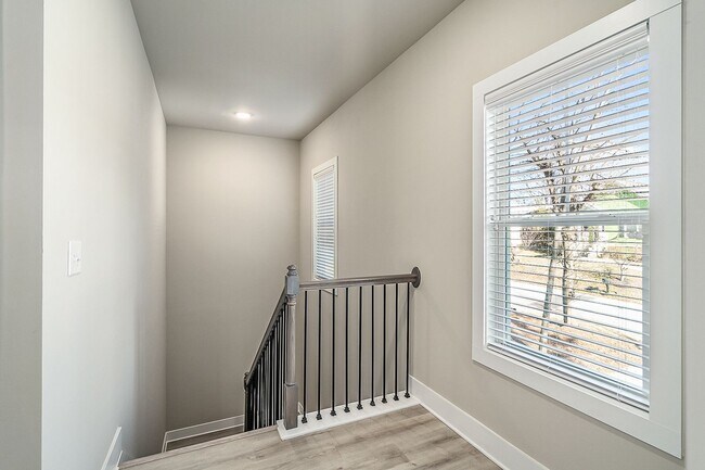 Building Photo - 216 Colima Ave