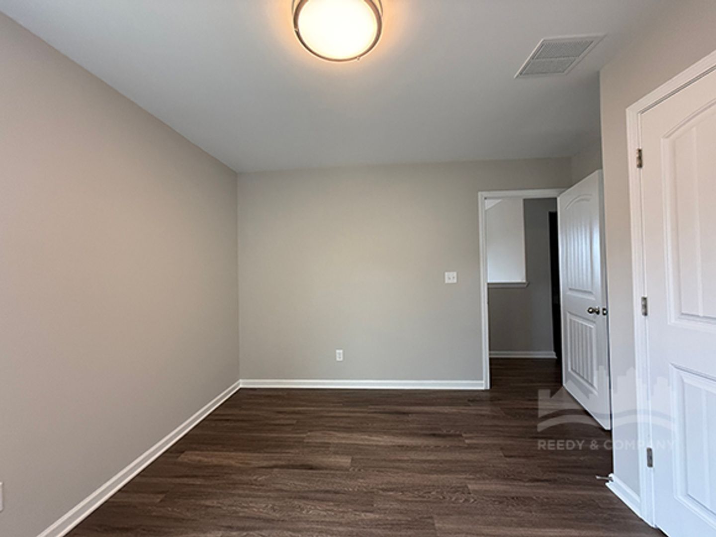 Building Photo - 360 Maple St