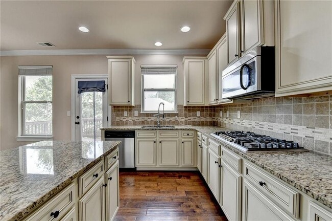 Building Photo - 2930 Blake Towers Ln