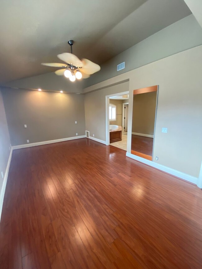 Building Photo - 4 Bedroom Cypress House For Rent w/ Office...